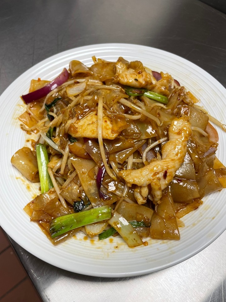 Thai Chicken Chow Fun
