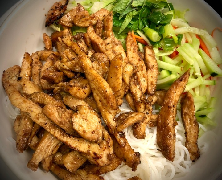 B8 - BBQ Chicken With Vermicelli