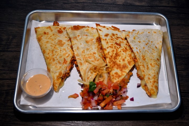 Vegetariano Quesadilla (grilled spinach, mushrooms & cheese)