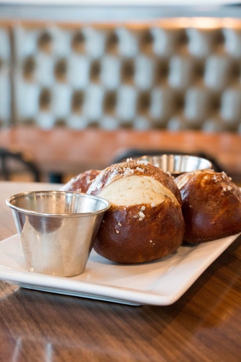 Pretzel Rolls*