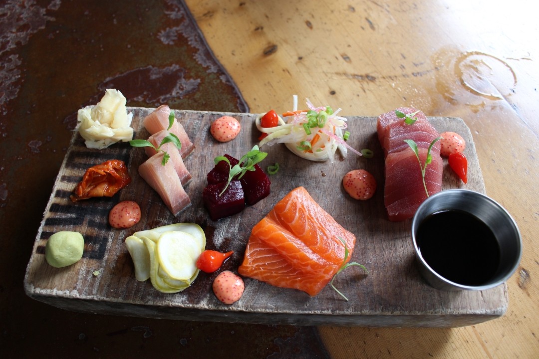 Sashimi 6 Pieces