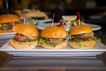 423 Main Bar Grill & Rooftop