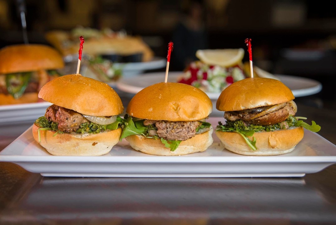 423 Main Bar Grill & Rooftop