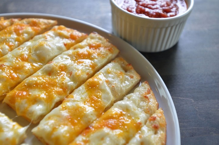 Full Garlic Cheese Sticks