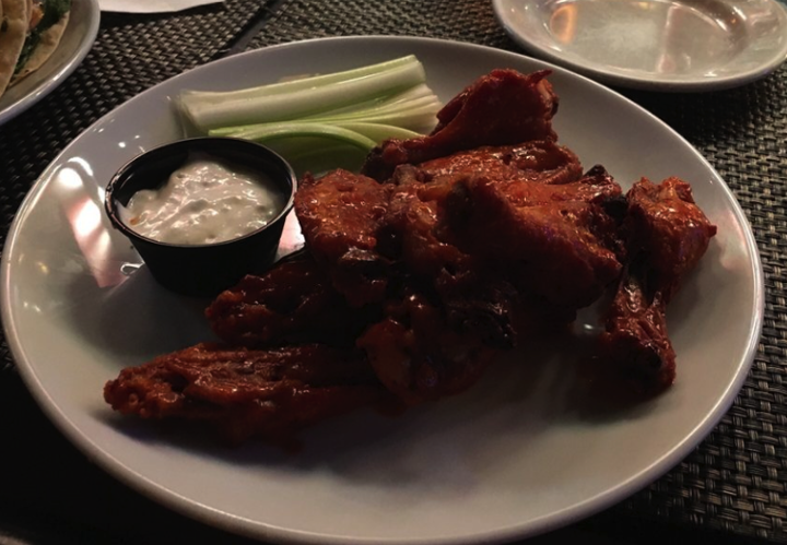 Buffalo Style Chicken Wings (spicy)