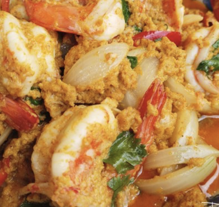 Stir Fried shrimp with yellow curry (Pad Pong Karee) ผัดผงกะหรี่