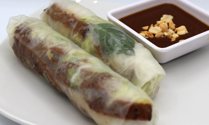 01 GRILLED BEEF SPRING ROLL