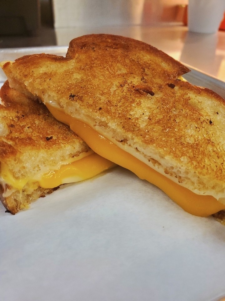Grilled Cheese (Med Drink & Chips)