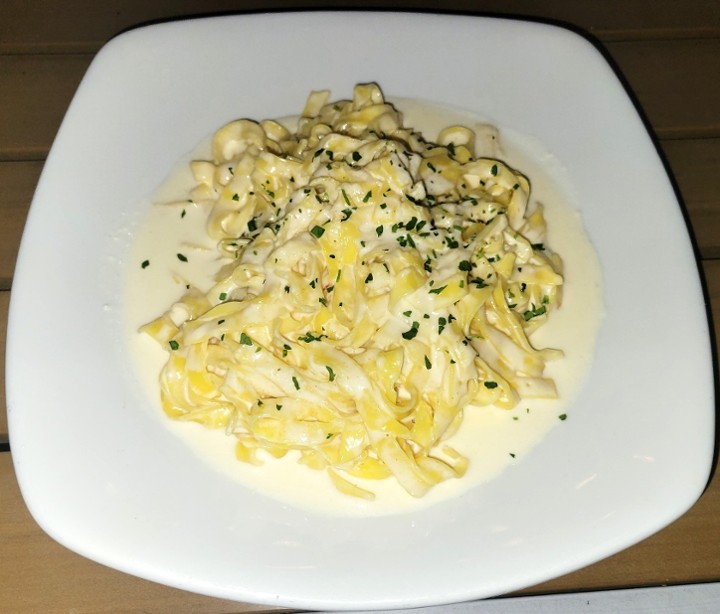 Fettuccine Alfredo Entree