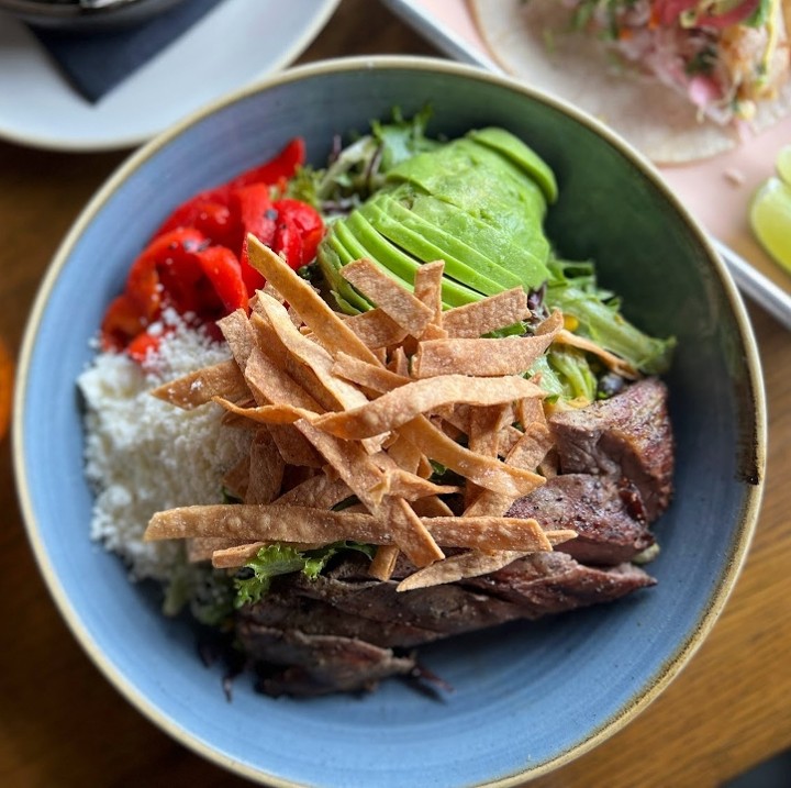 STEAK & AVOCADO SALAD