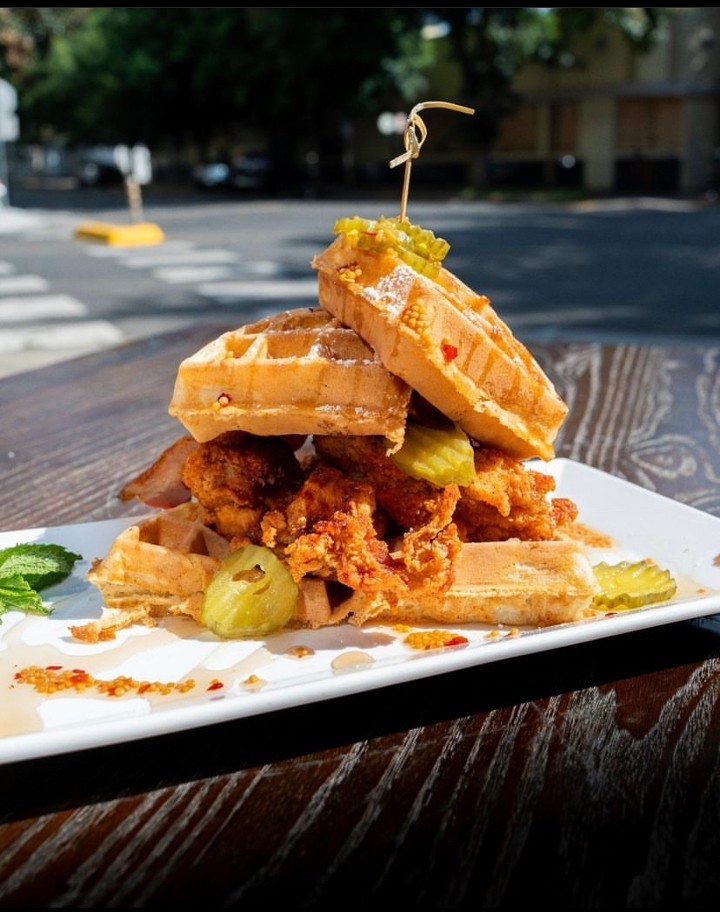 NASHVILLE HOT CHICKEN & WAFFLES