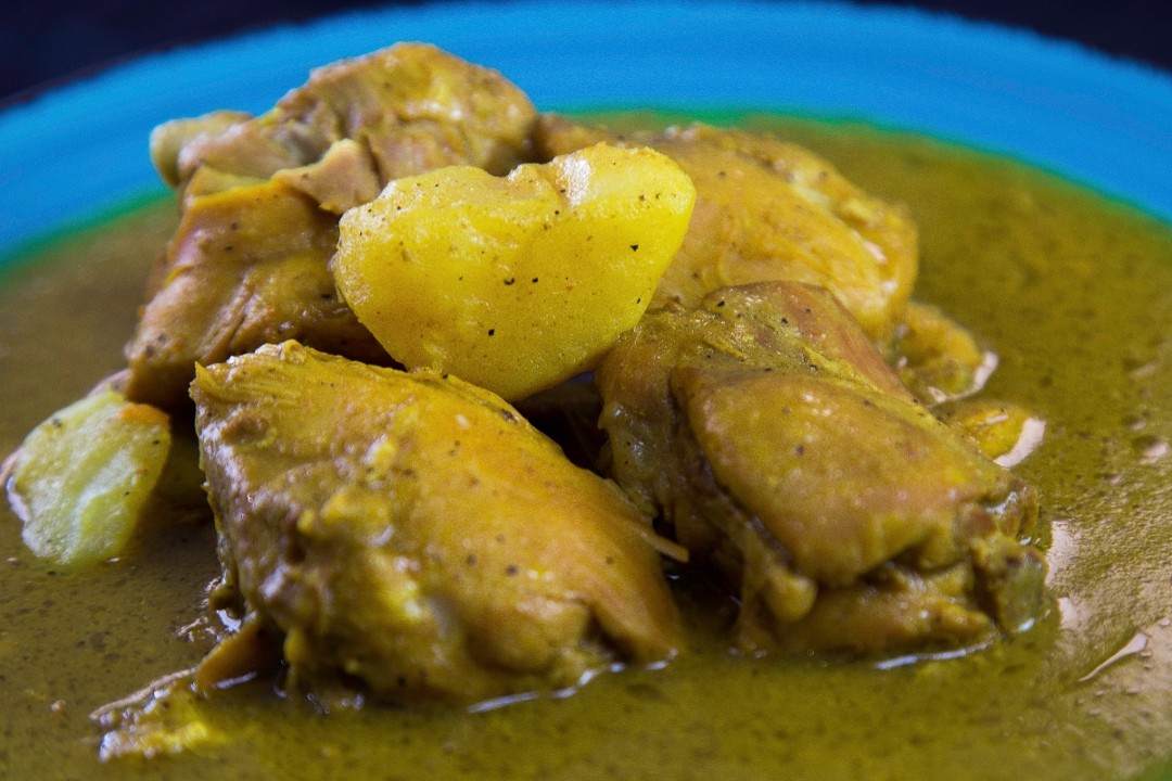 Curry Chicken Bone-in