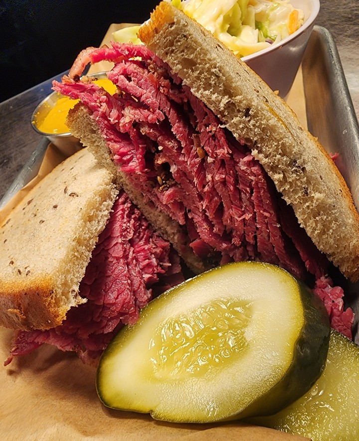 Texas Kosher BBQ - Hot Pastrami on Rye