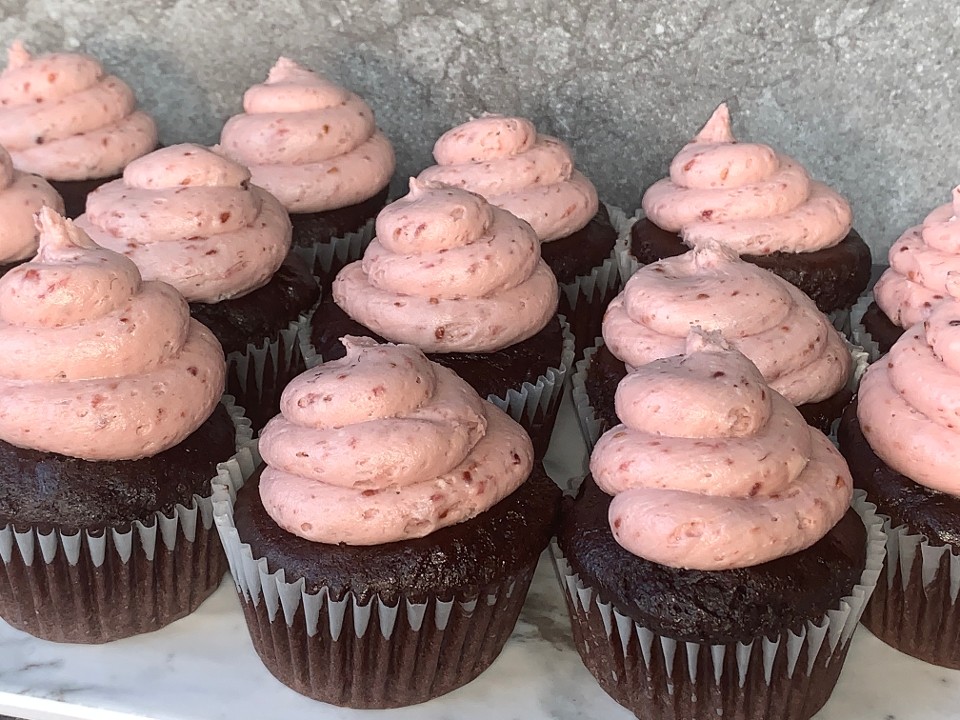 Cupcake, Chocolate w/ Raspberry Frosting (GF, V) (8:15 am)