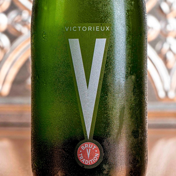 Victorieux Brut Traditional Champagne 375ml