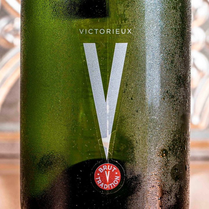 Victorieux Brut Champagne 750ml