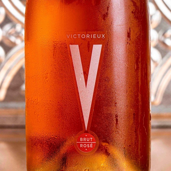 Victorieux Rosé Champagne 750ml