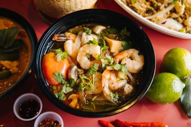 Tom Yum (Thai hot & sour soup)