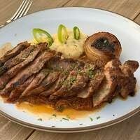 NY Strip with Brisket and Polenta (350 g)