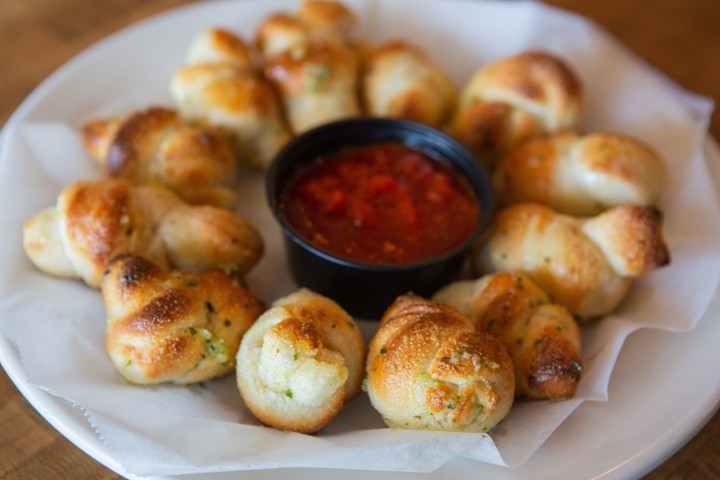 Garlic Knots (10 Pieces)