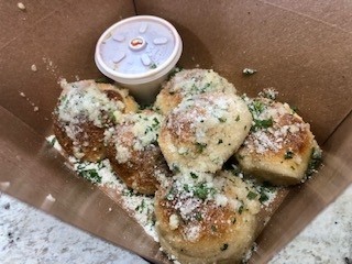 1/2 Dozen Garlic Rolls