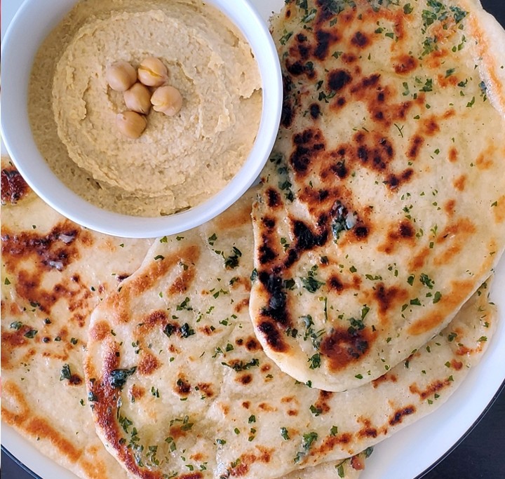 HUMMUS CHEESE NAAN