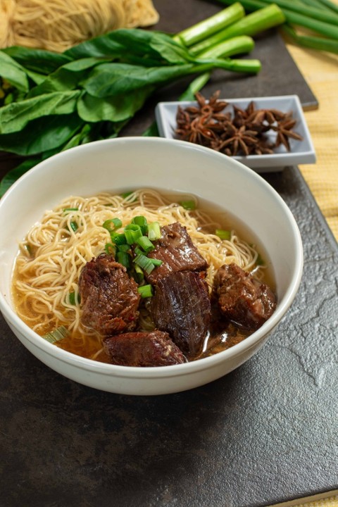 Braised Beef Brisket and Tendon Noodle Soup 牛腩面