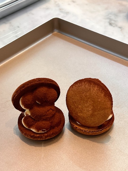 Tiramisu Macaron