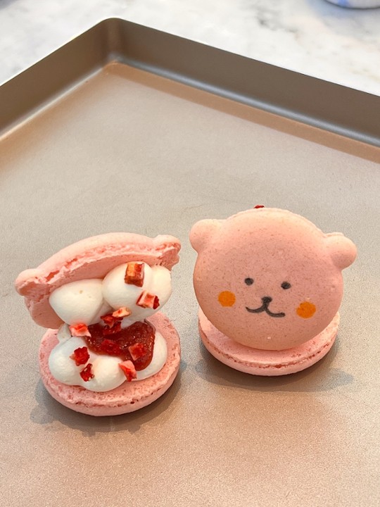 Strawberry Cream Cheese Macaron