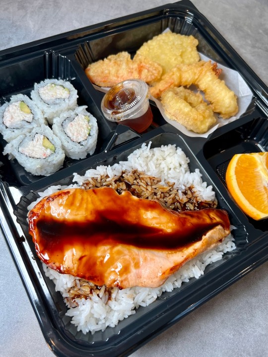 Bento 7: Salmon Teriyaki and 4pcs Cali