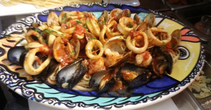 Linguini with Mussels* DINNER