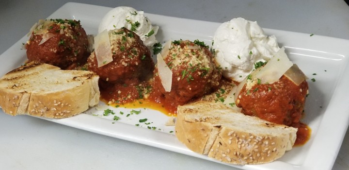 Large 4 Meatballs Meatballs and Ricotta Cheese