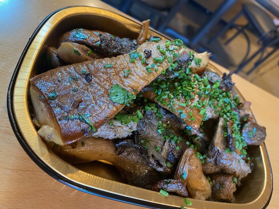 McGuire's Roasted Mixed Mushrooms with Truffle Oil & Chives, per LB.