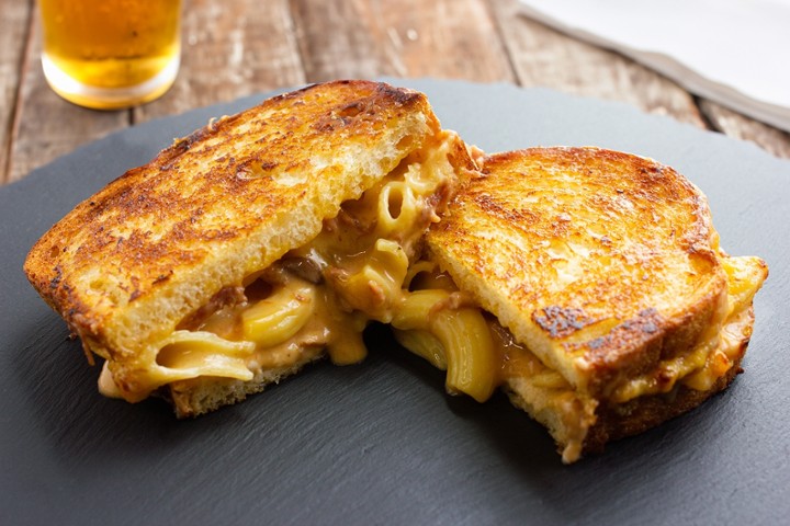 Classic Mac and Cheese Sandwich