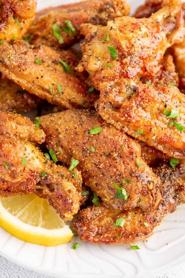 CHICKEN WINGS w/WAFFLE FRIES