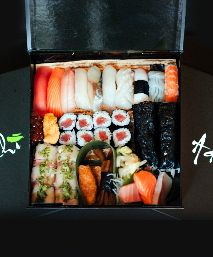 Chef's Sushi Tasting In A Luxury Box