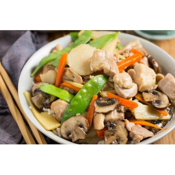 *Moo Goo Gai Pan (Tray)