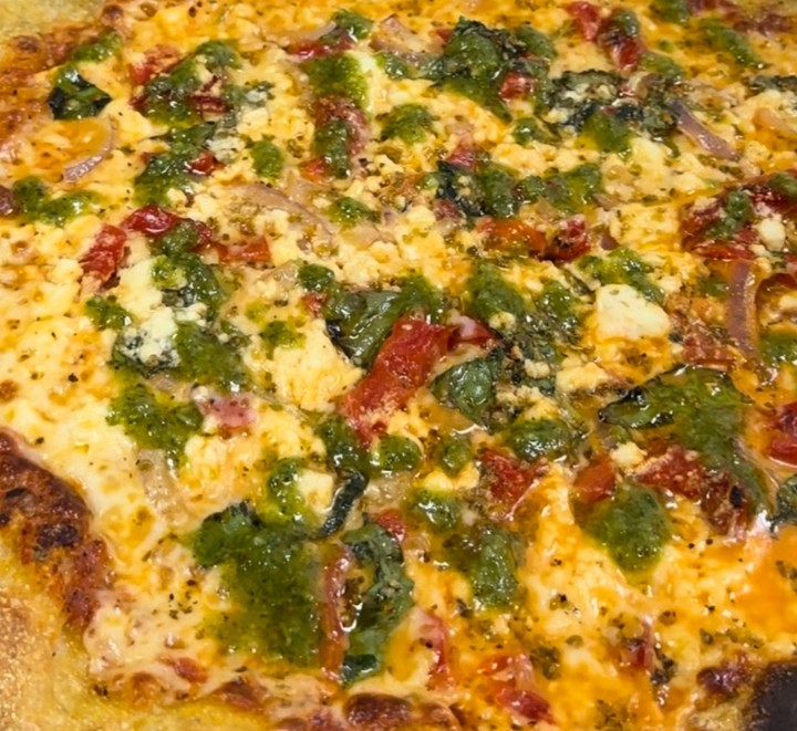 ROASTED TOMATO & ARUGULA PIZZA