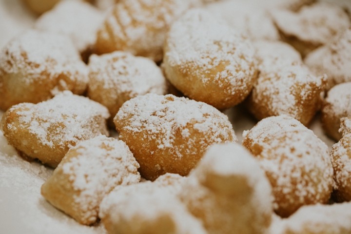 Zeppolis