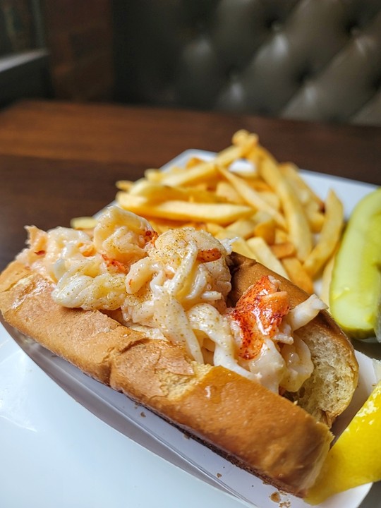 CT Lobster Roll