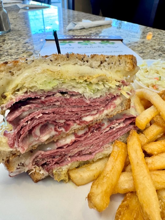 FRESH CORNED BEEF SANDWICH