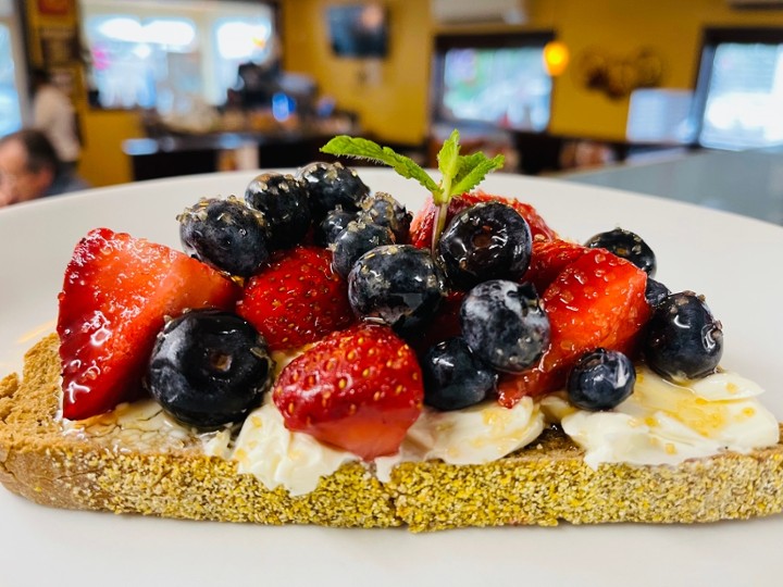 BERRY TOAST