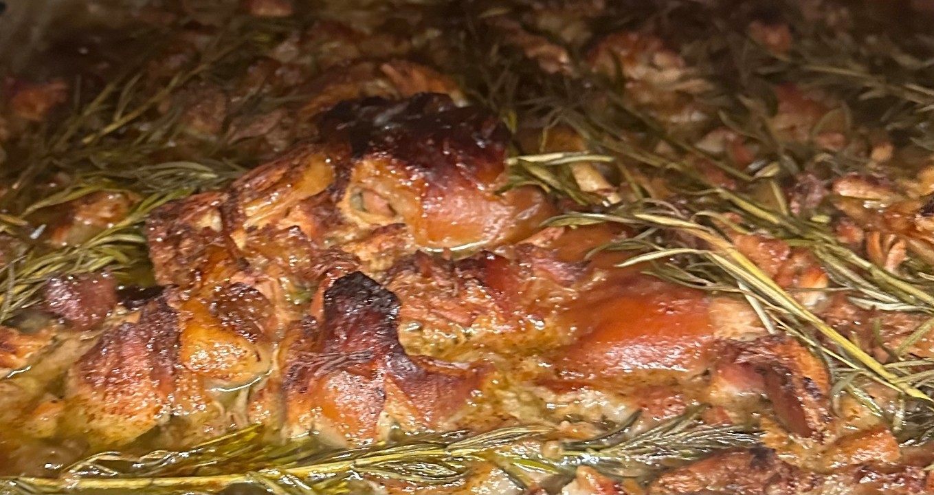 Lechon / Roasted Garlic Rosemary Pork (20-25ppl)