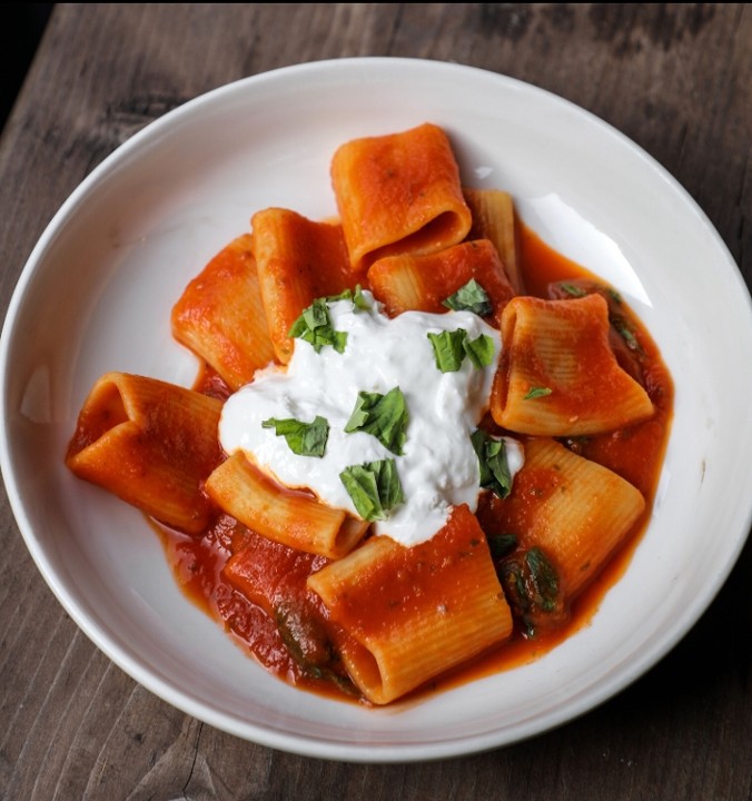 Paccheri Pomodoro e Burrata