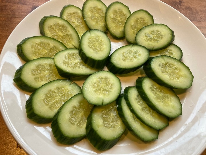 Sliced cucumber plate