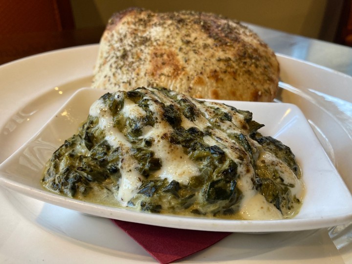 Warm spinach ouzo dip With pita