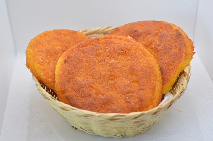 Arepa de Choclo con Queso / Choclo Arepa With Cheese