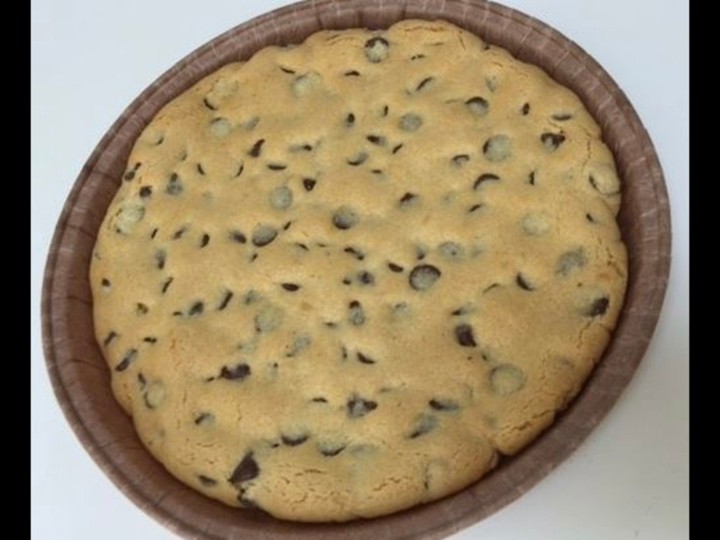 Giant 8” Chocolate Chip Cookie
