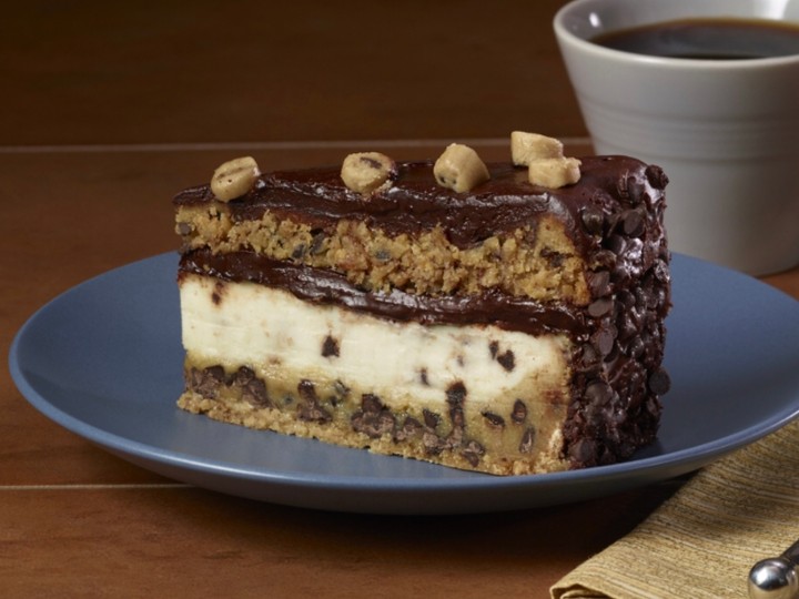 CHOCOLATE CHIP COOKIE DOUGH CHEESECAKE