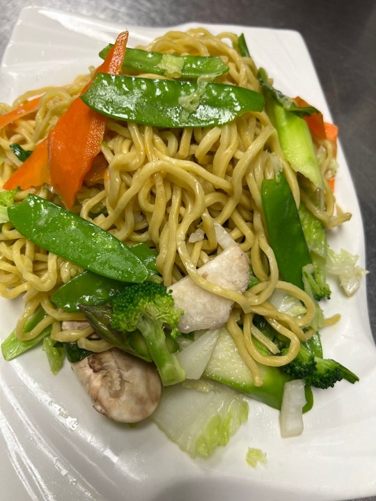 Steamed Lo Mein and Vegetables